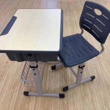 国产 学生课桌椅