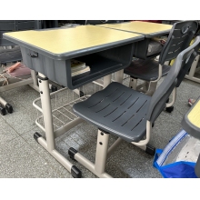 学生课桌椅